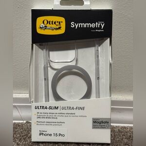 Otterbox iPhone 15 Pro Symmetry Clear Case